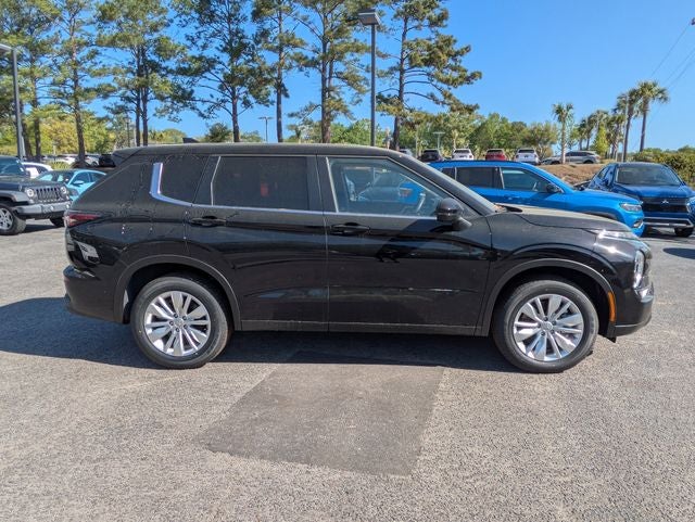 2026 Mitsubishi Outlander ES