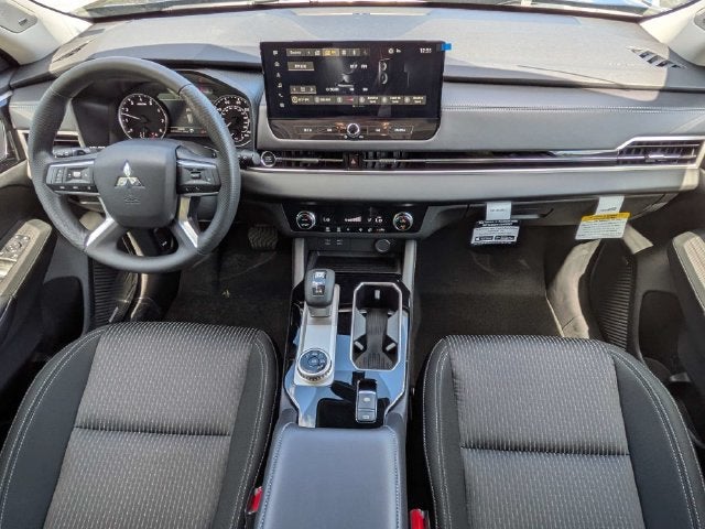2026 Mitsubishi Outlander ES
