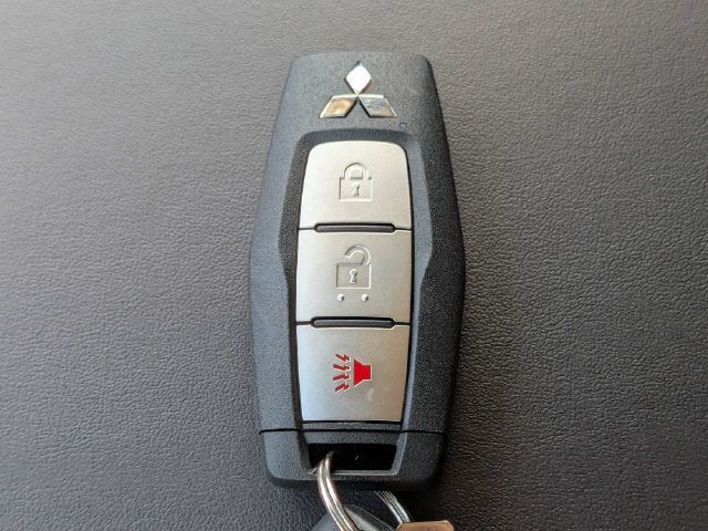 2026 Mitsubishi Outlander ES
