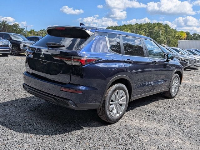 2026 Mitsubishi Outlander ES