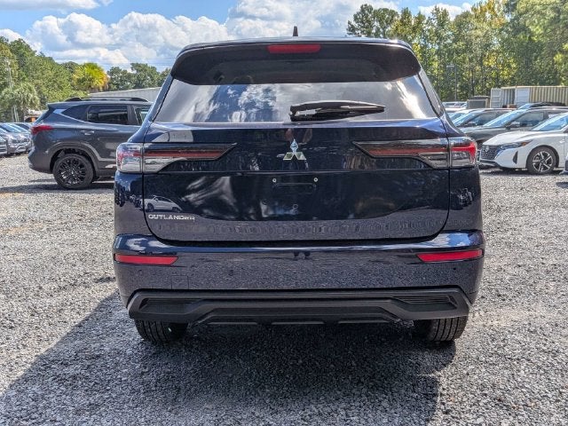 2026 Mitsubishi Outlander ES