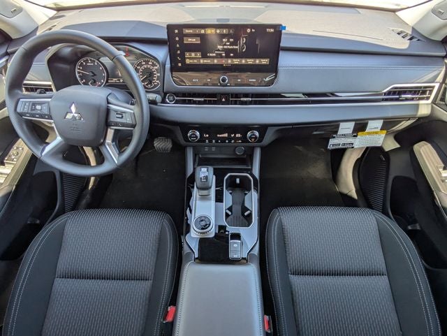 2026 Mitsubishi Outlander ES