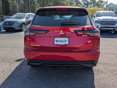 2026 Mitsubishi Outlander ES