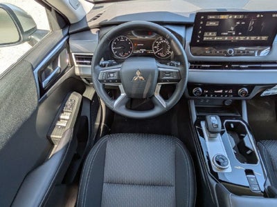 2026 Mitsubishi Outlander ES