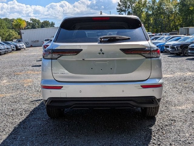 2026 Mitsubishi Outlander ES