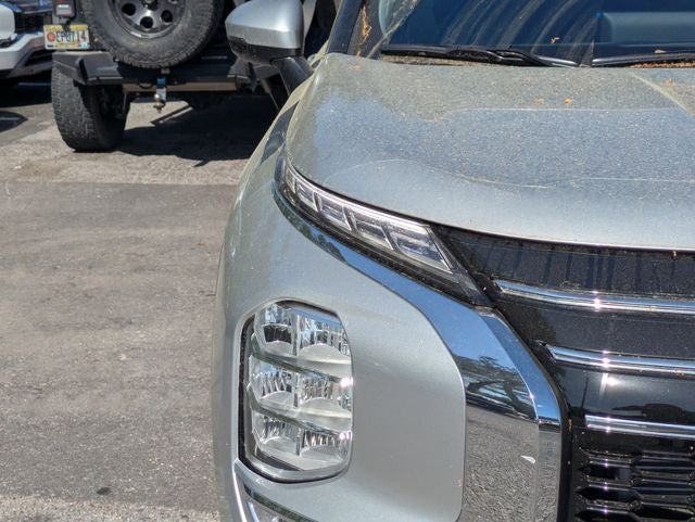 2026 Mitsubishi Outlander ES