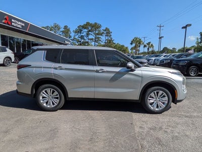 2026 Mitsubishi Outlander ES