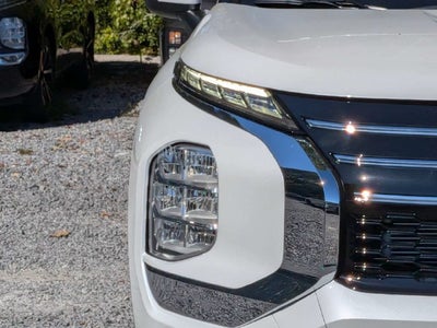 2026 Mitsubishi Outlander ES