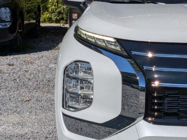 2026 Mitsubishi Outlander ES