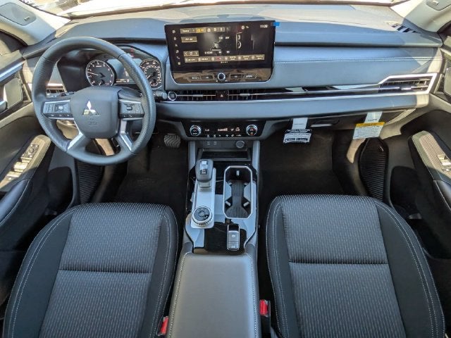 2026 Mitsubishi Outlander ES