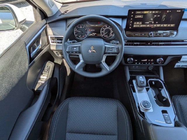 2026 Mitsubishi Outlander ES