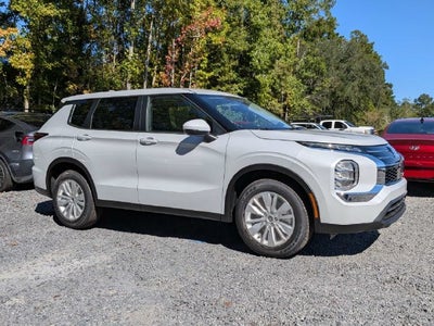 2026 Mitsubishi Outlander ES