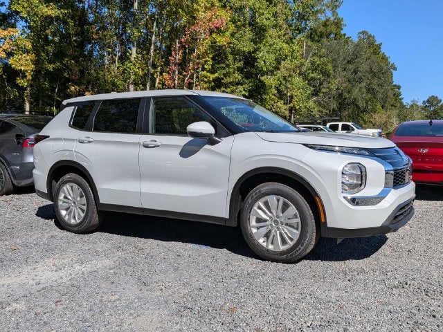 2026 Mitsubishi Outlander ES