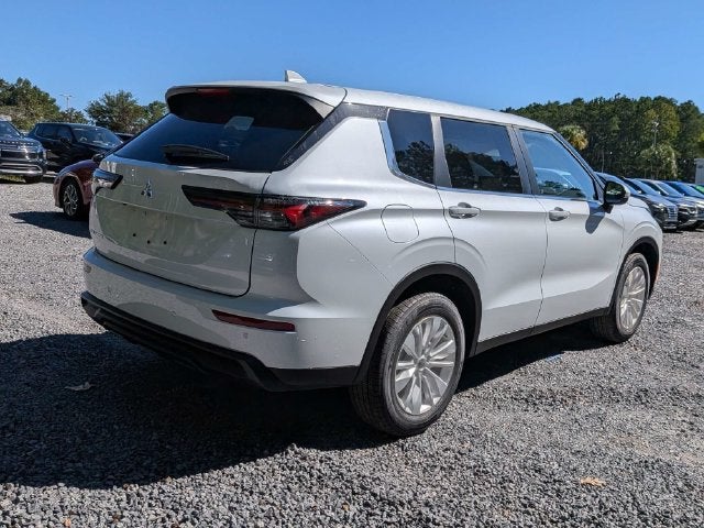 2026 Mitsubishi Outlander ES