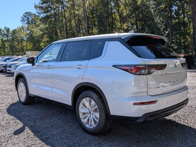 2026 Mitsubishi Outlander ES