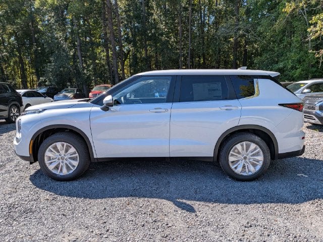 2026 Mitsubishi Outlander ES