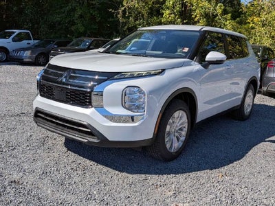 2026 Mitsubishi Outlander ES