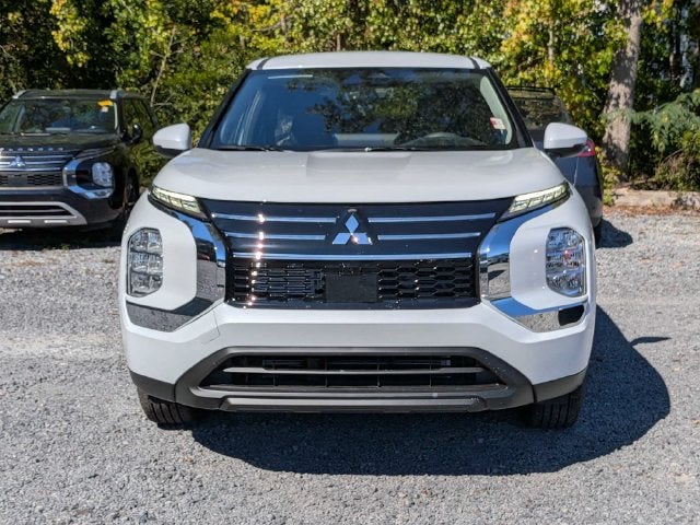 2026 Mitsubishi Outlander ES