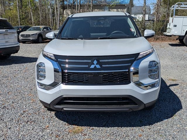 2026 Mitsubishi Outlander ES