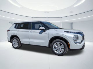 2026 Mitsubishi Outlander ES