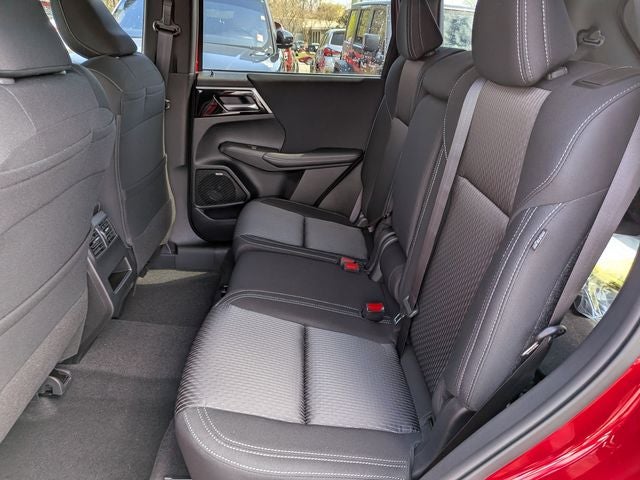 2026 Mitsubishi Outlander ES