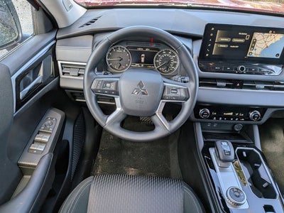 2026 Mitsubishi Outlander ES