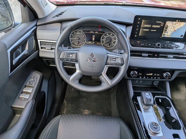 2026 Mitsubishi Outlander ES