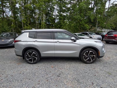 2024 Mitsubishi Outlander SE