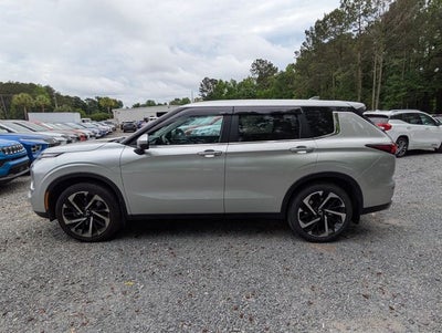2024 Mitsubishi Outlander SE