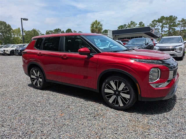 2025 Mitsubishi Outlander SE