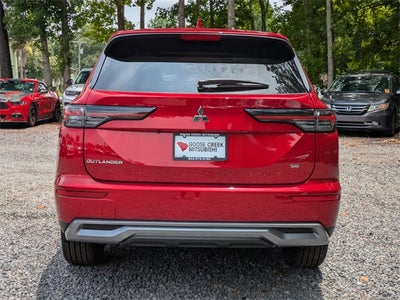 2025 Mitsubishi Outlander SE