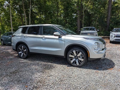 2025 Mitsubishi Outlander SE