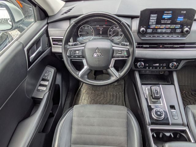 2024 Mitsubishi Outlander SE