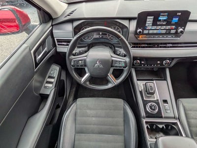 2024 Mitsubishi Outlander SE