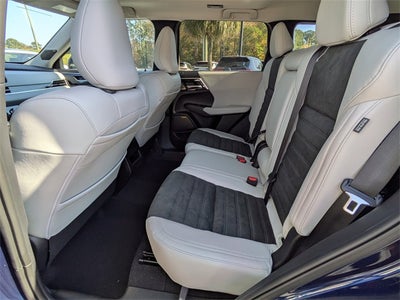 2025 Mitsubishi Outlander SE