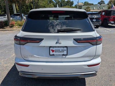 2025 Mitsubishi Outlander SE