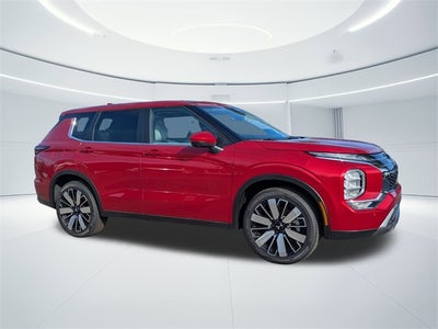 2025 Mitsubishi Outlander SE