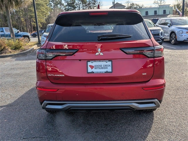 2025 Mitsubishi Outlander SE