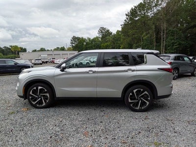 2024 Mitsubishi Outlander SE