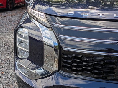 2025 Mitsubishi Outlander SE