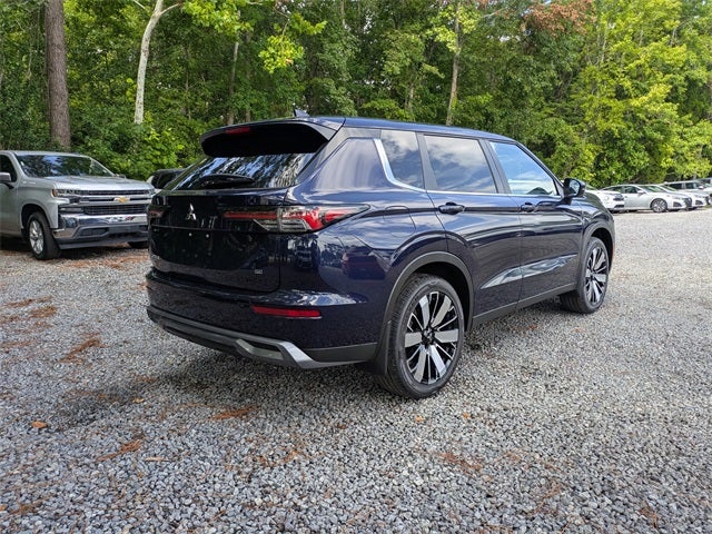 2025 Mitsubishi Outlander SE