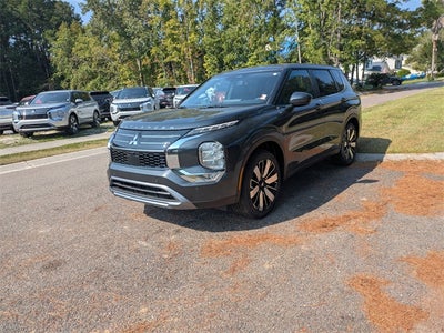 2025 Mitsubishi Outlander SE