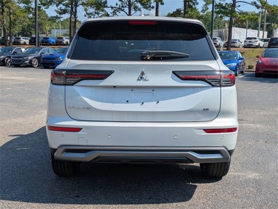 2025 Mitsubishi Outlander SE