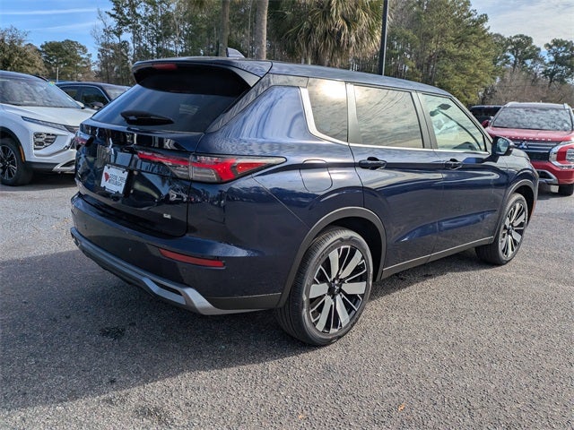 2025 Mitsubishi Outlander SE