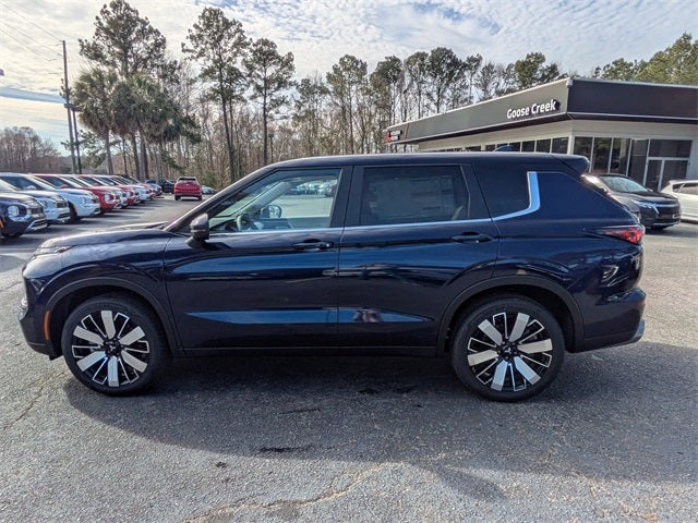 2025 Mitsubishi Outlander SE