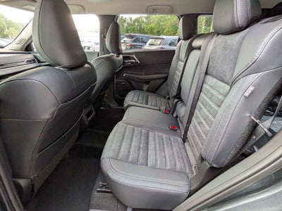 2026 Mitsubishi Outlander SE