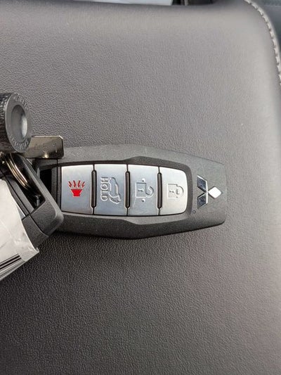 2026 Mitsubishi Outlander SE