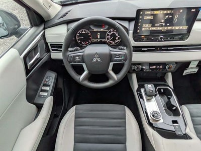 2026 Mitsubishi Outlander SE