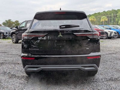2026 Mitsubishi Outlander SE