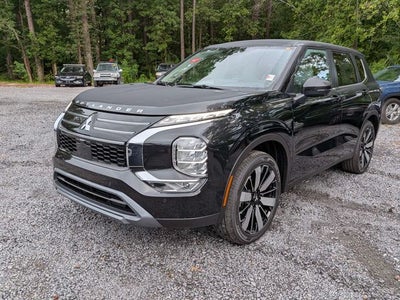 2026 Mitsubishi Outlander SE